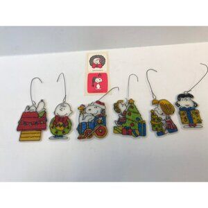 Vintage 1979 Peanuts Hand Made Hand Painted Six Christmas Ornaments United